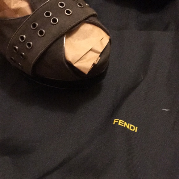 Fendi heels platform. Size 38 #camo💃🏽 - Picture 8 of 8